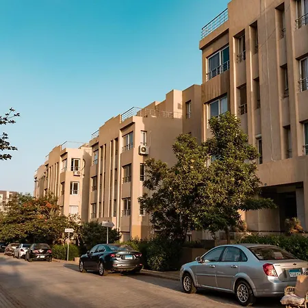 Top Rated 1 Bedroom With Private Garden In Karma Sheikh Zayed - Only Families & Single Travelers Sheikh Zayed City Exterior photo