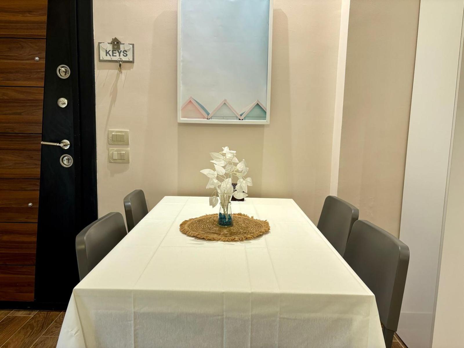 Rated 1 Bedroom With Private Garden In Karma Sheikh Zayed - Only Families & Single Travelers דירה *